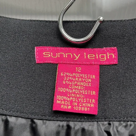 NWT Black Pleated Bottom Skirt Size 12 - Picture 5 of 7